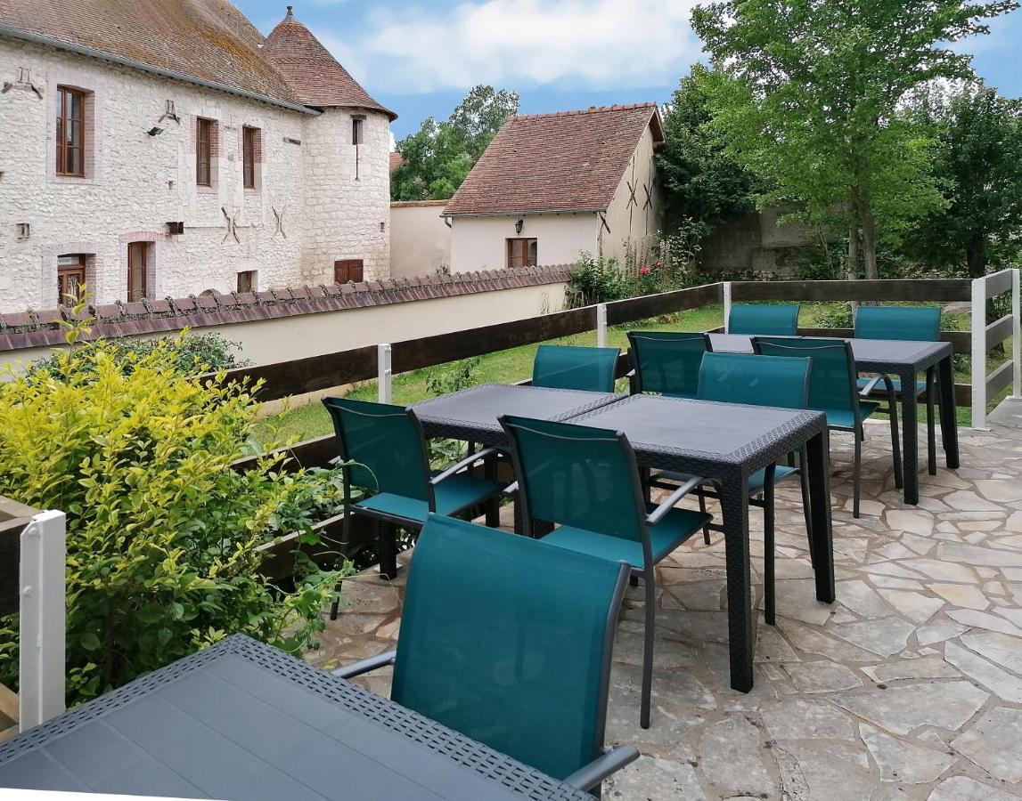 Hotel Le Dormeux Mehun-sur-Yevre Exterior foto