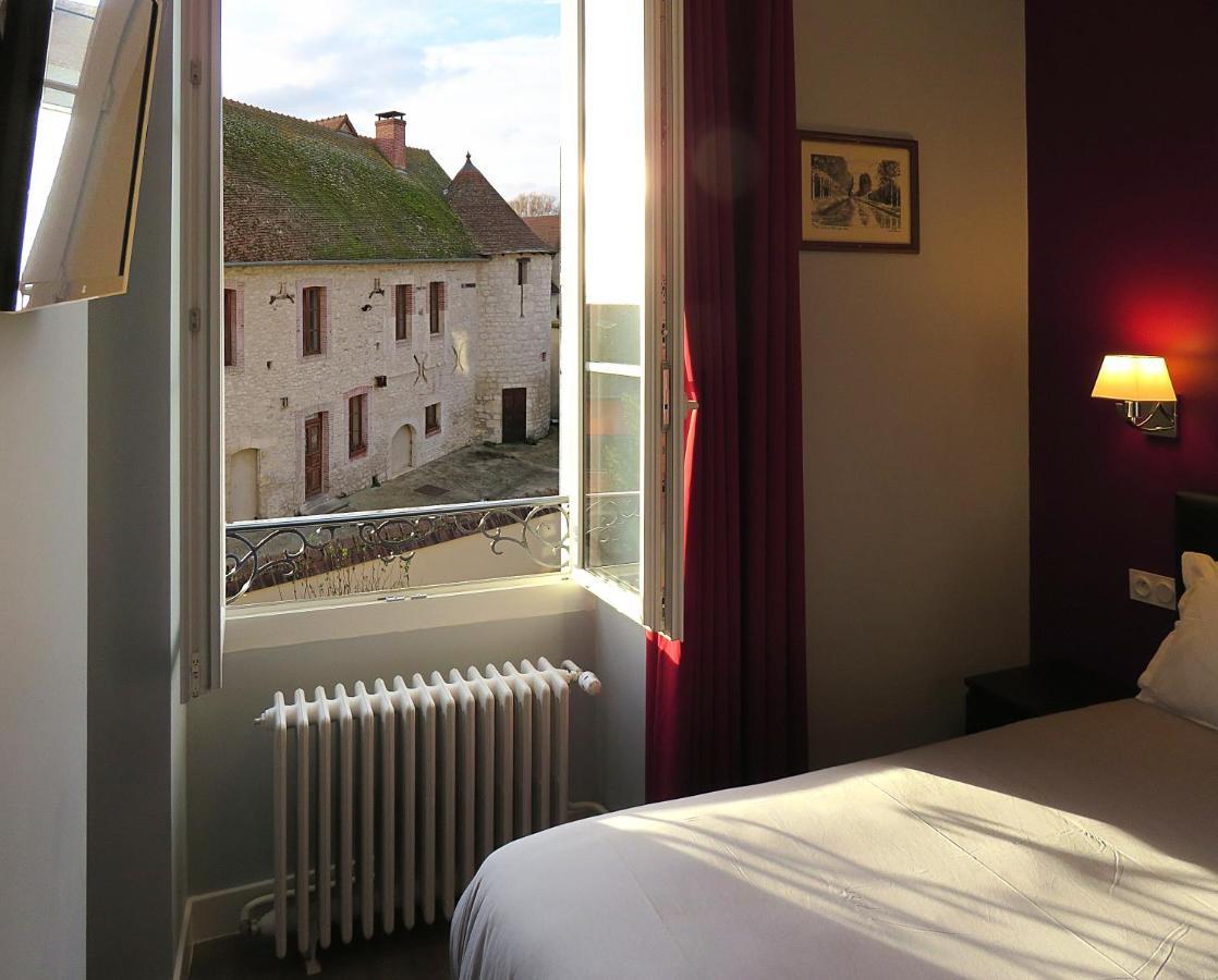 Hotel Le Dormeux Mehun-sur-Yevre Exterior foto